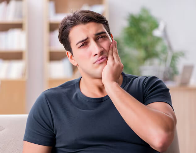 Toothache image - Emergency dentist Reigate